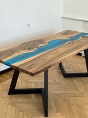 Обеденный стол из ореха и смолы цвета океана и волн 01373 фото | Dorus